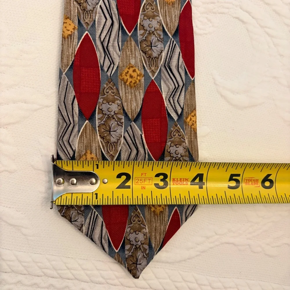Guy Laroche Diffusion Silk Tie Red Grey Tan Geometric Diamond Pattern Canada
